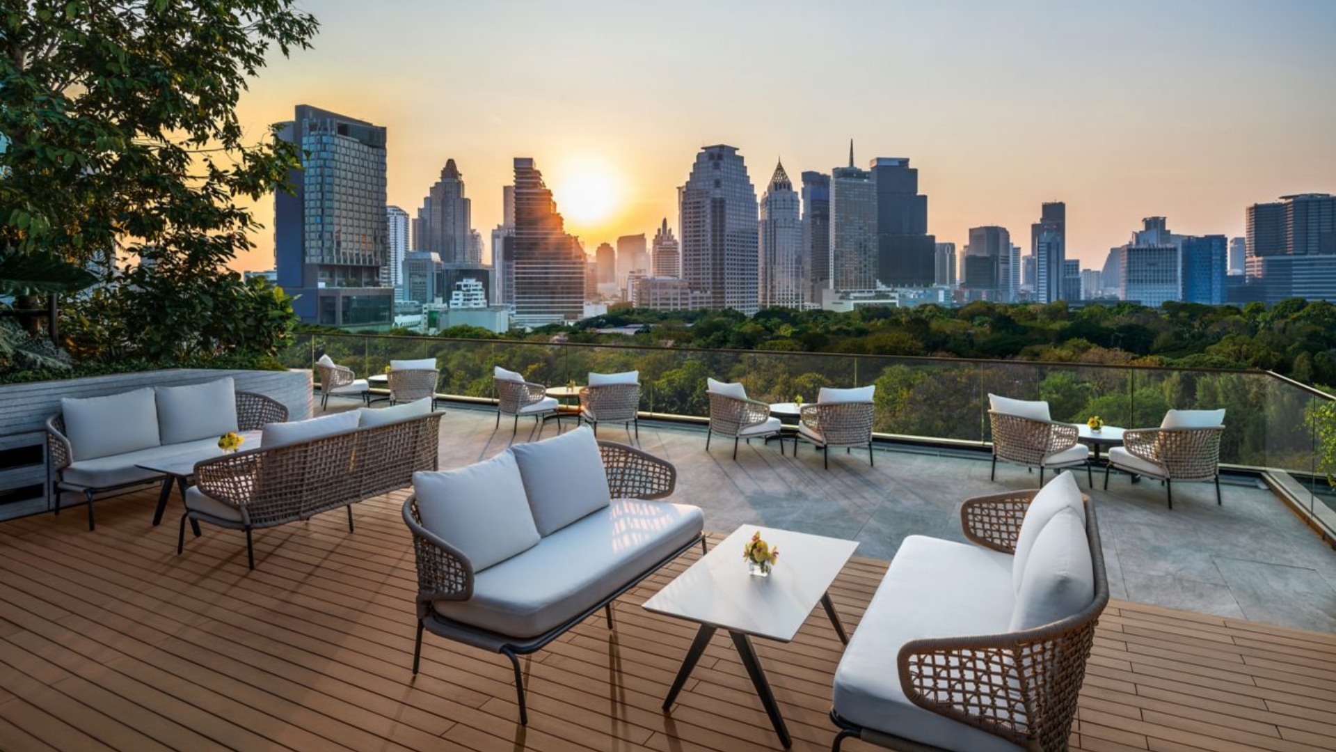 Iconic Views & Social Spaces
