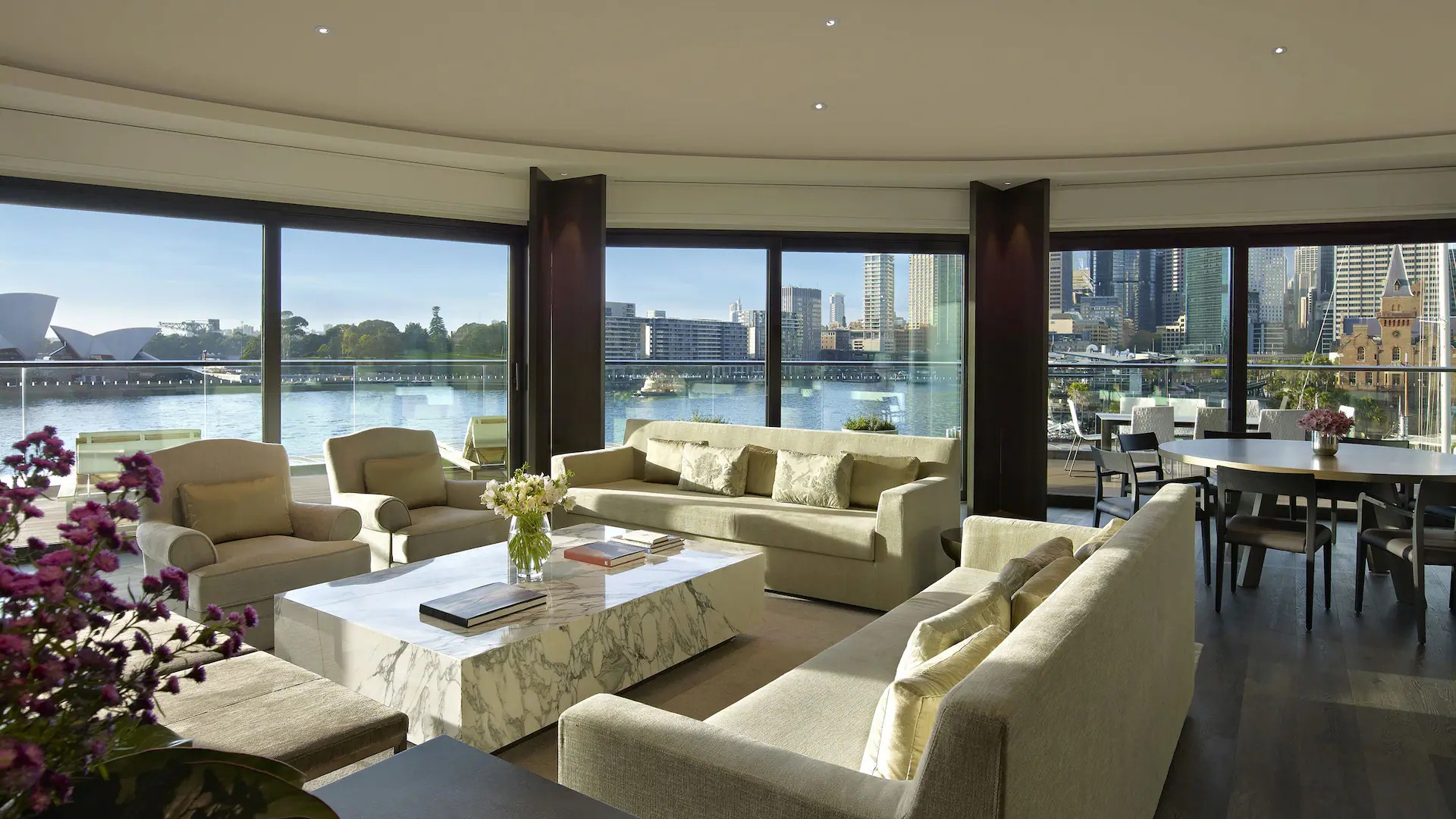 Front-row harbour living